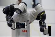 Заводских роботов ABB выпустят из клеток